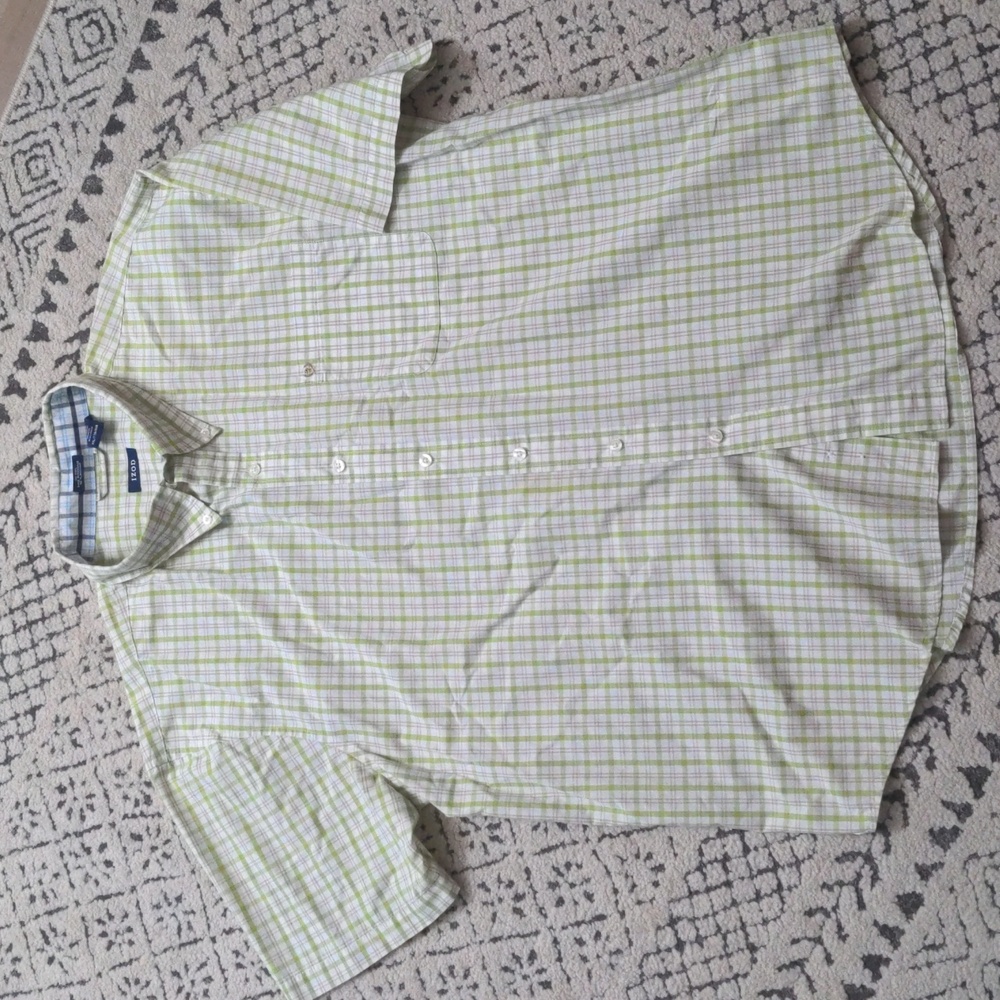 No iron green and white plaid short sleeve button down